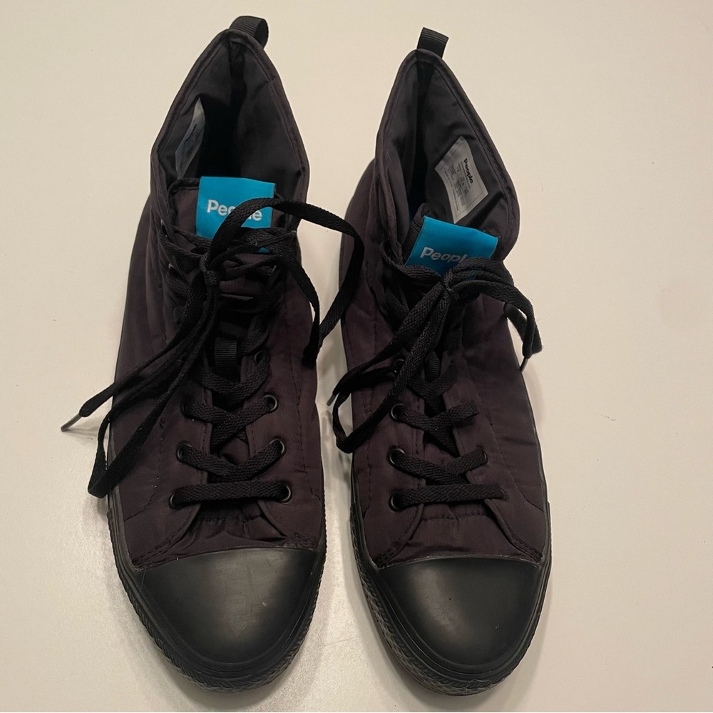 People The Phillips Puffy Sneaker